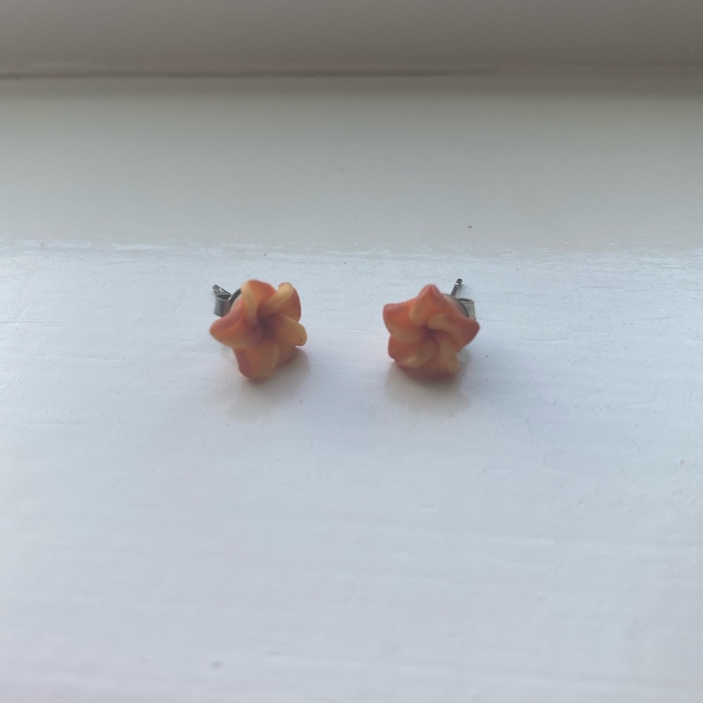 Hawaiian flower Earring Studs